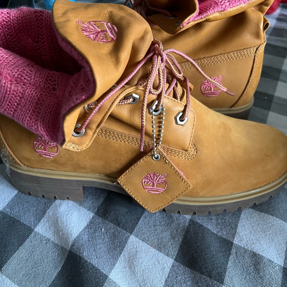 Pink Timberlands New size 9